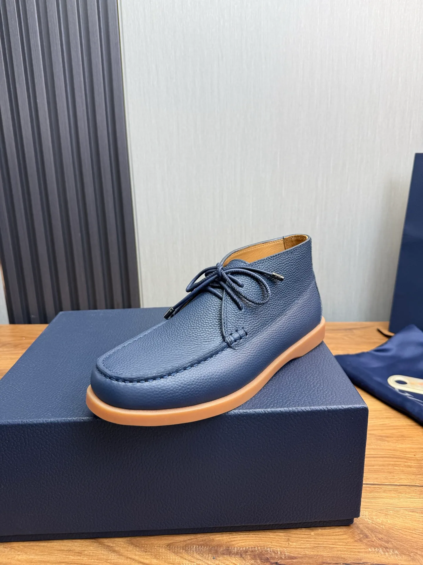 Factory price 620💰 [Dior] Men’s official website na hot sale🔥Imported cowhide + cowhide lining. Original rubber wear-resistant outsole. High quality shipment ⬆️Code number 38-44, (45 customized)